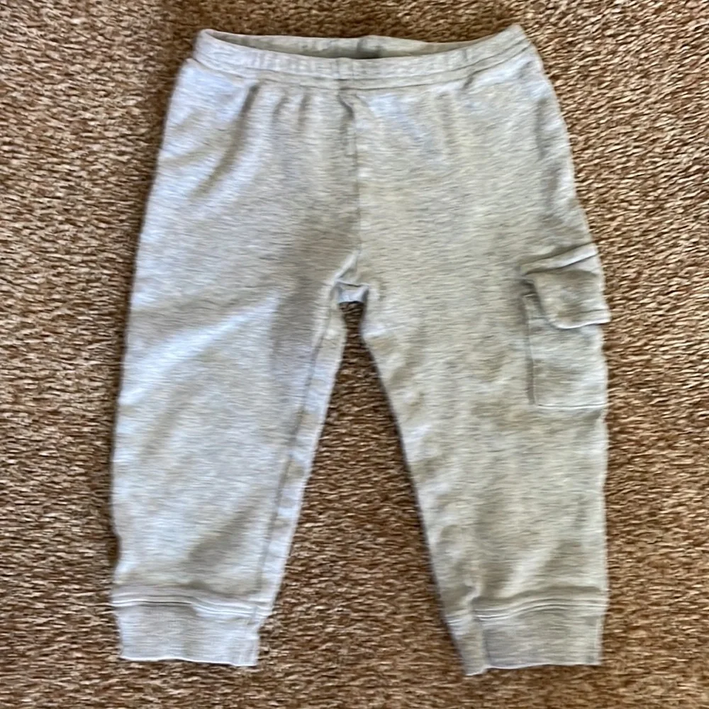 Carter’s grey elastic waist jogging pants 18 M